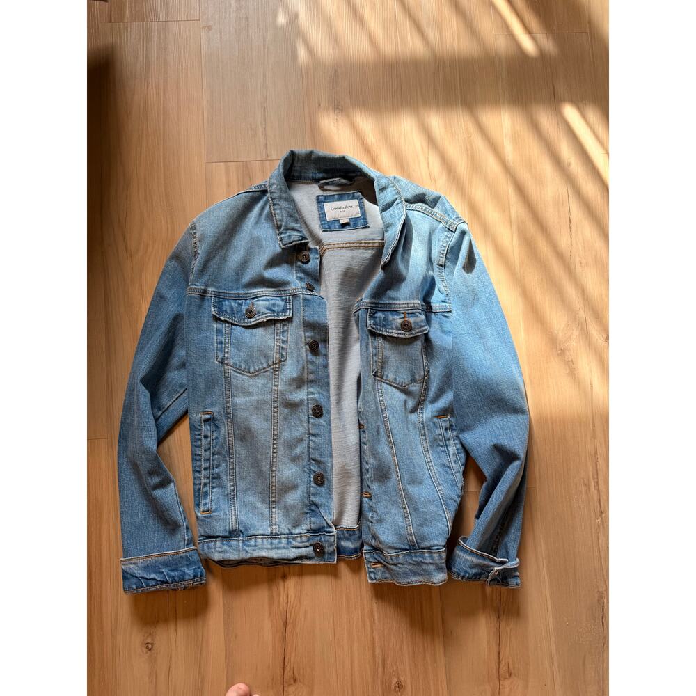 Denim jacket size large - worn 3 times - great shape